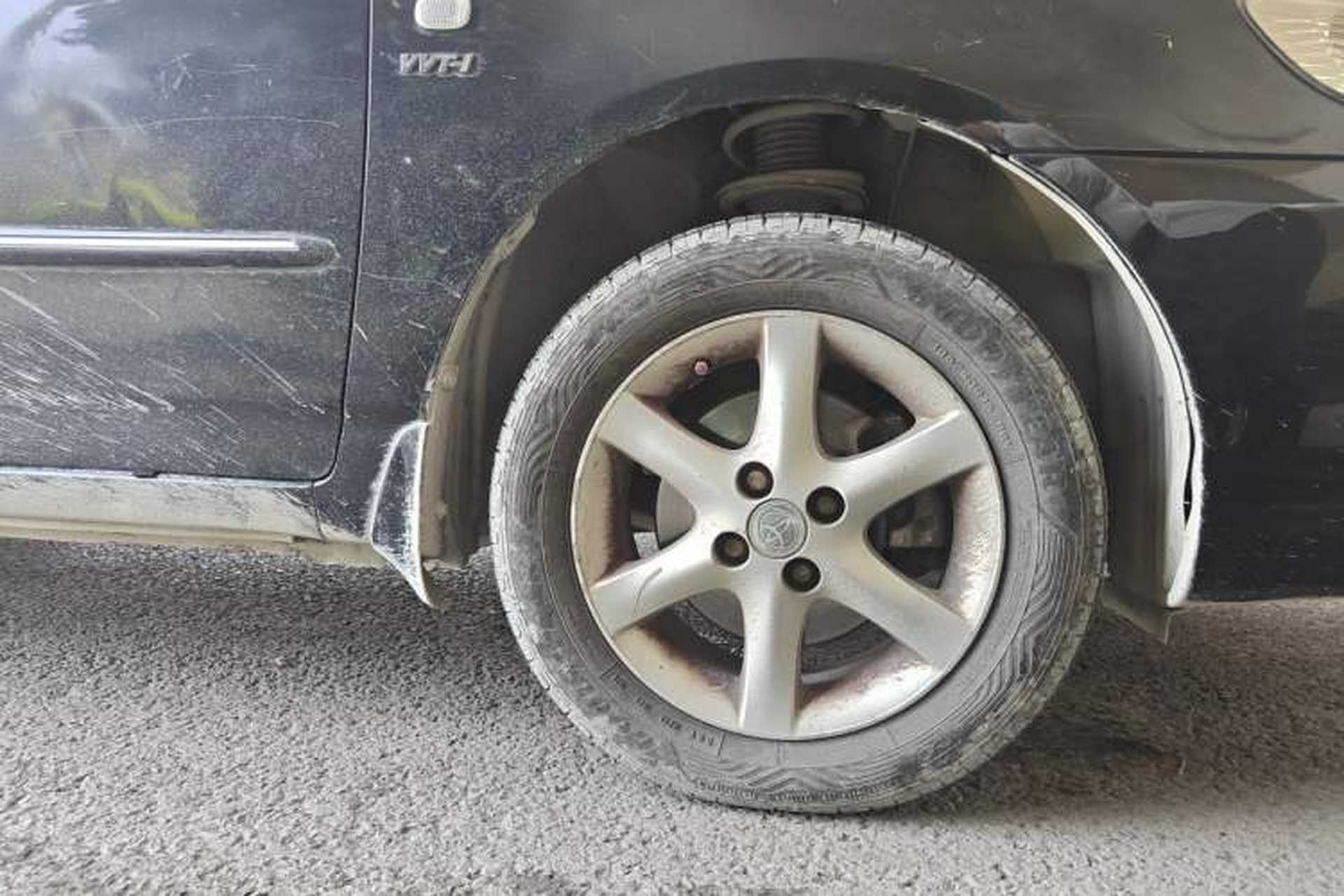 Used Toyota Corolla EX 2011 1.6L Automatic Classic Edition Right Front Wheel Hub
