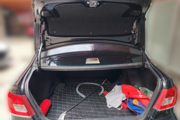 Used Toyota Corolla EX 2011 1.6L Manual Classic Edition Trunk
