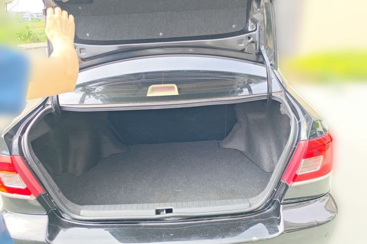 Used Toyota Corolla EX 2011 1.6L Automatic Classic Edition Trunk