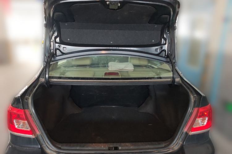 Used Toyota Corolla EX 2011 1.6L Automatic Luxury Edition Trunk