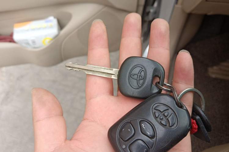 Used Toyota Corolla EX 2011 1.6L Automatic Luxury Edition Vehicle Key