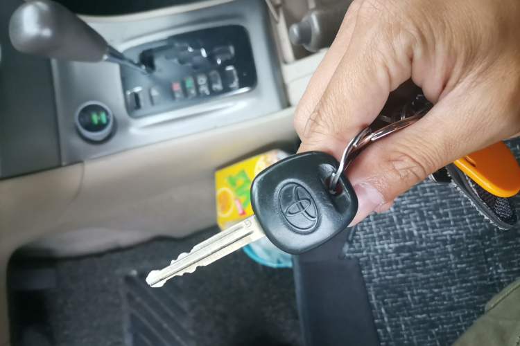 Used Toyota Corolla EX 2011 1.6L Automatic Classic Edition Vehicle Key