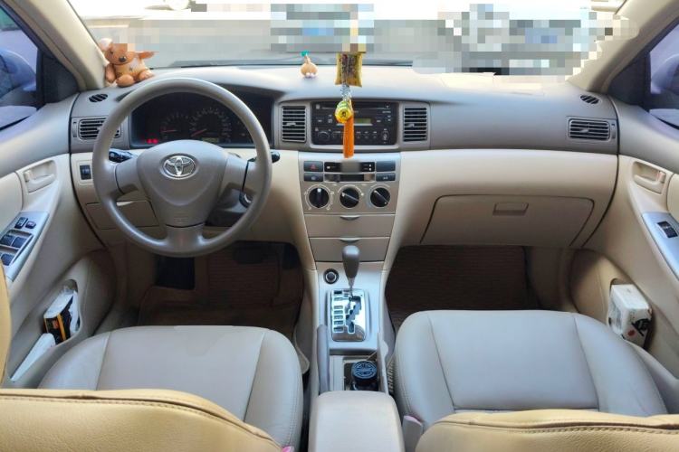 Used Toyota Corolla EX 2011 1.6L Automatic Luxury Edition Center Console