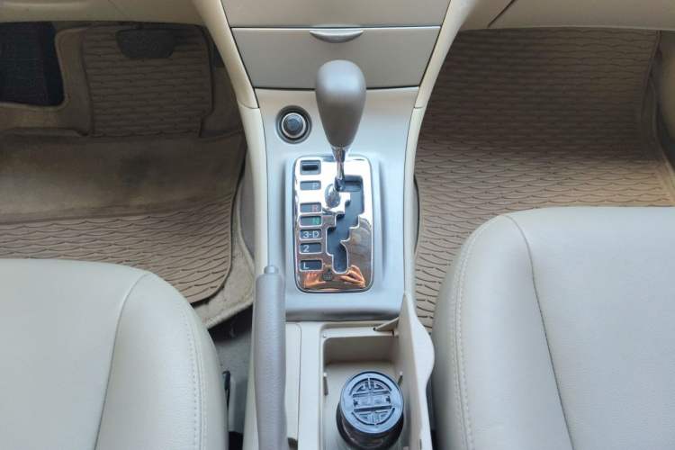 Used Toyota Corolla EX 2011 1.6L Automatic Luxury Edition Gear Lever