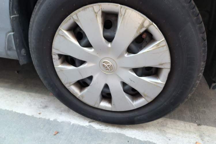 Used Toyota Corolla EX 2011 1.6L Automatic Classic Edition Right Front Wheel Hub