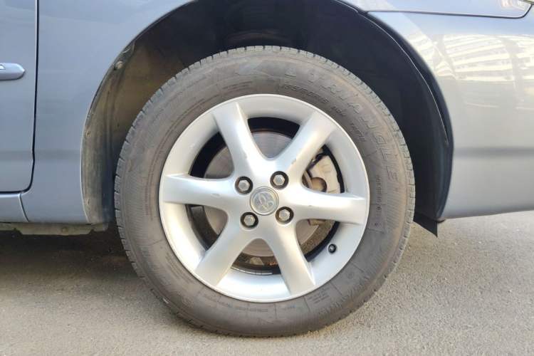 Used Toyota Corolla EX 2011 1.6L Automatic Luxury Edition Right Front Wheel Hub