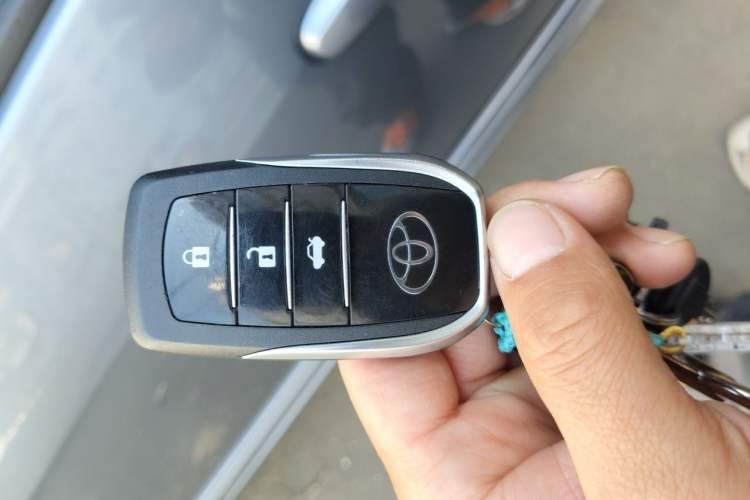 Used Toyota Corolla EX 2011 1.6L Automatic Luxury Edition Vehicle Key