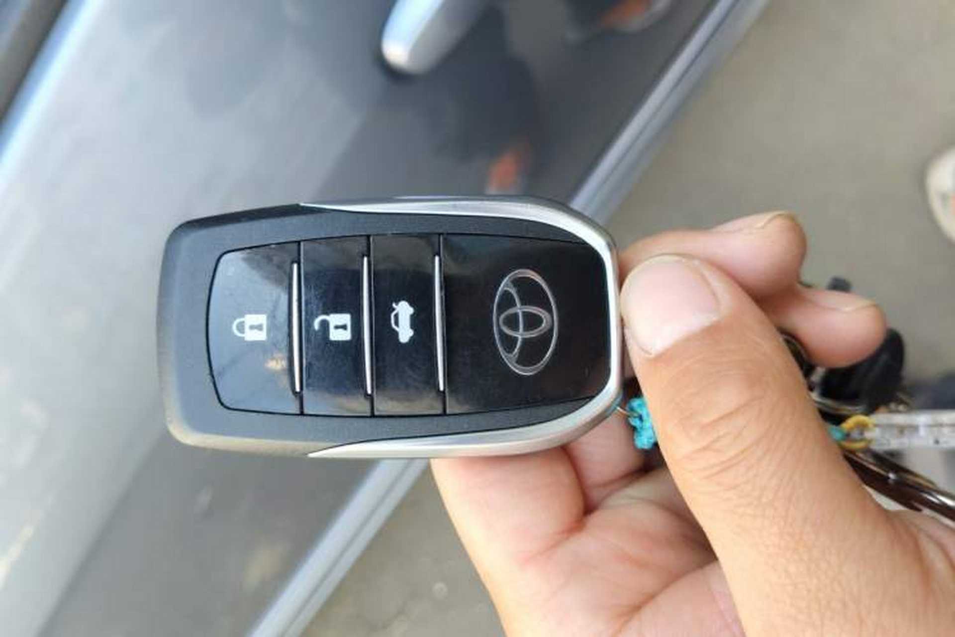 Used Toyota Corolla EX 2011 1.6L Automatic Luxury Edition Vehicle Key