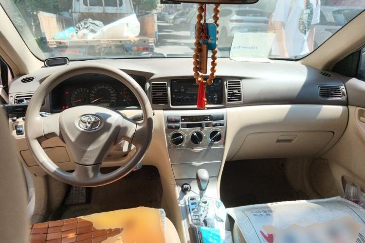 Used Toyota Corolla EX 2011 1.6L Automatic Classic Edition Center Console