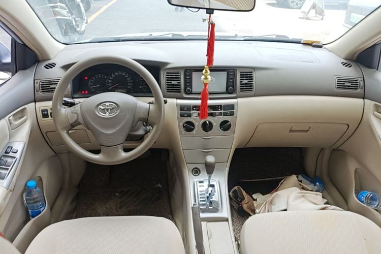 Used Toyota Corolla EX 2011 1.6L Automatic Classic Edition Center Console