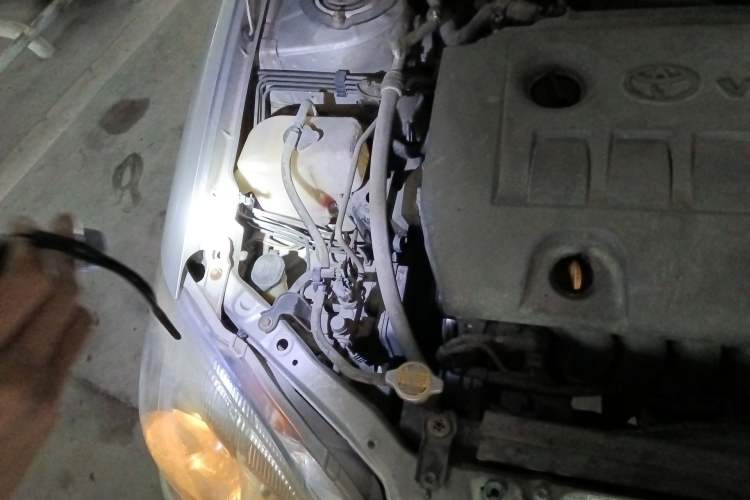 Used Toyota Corolla EX 2011 1.6L Automatic Classic Edition Engine Bay Right