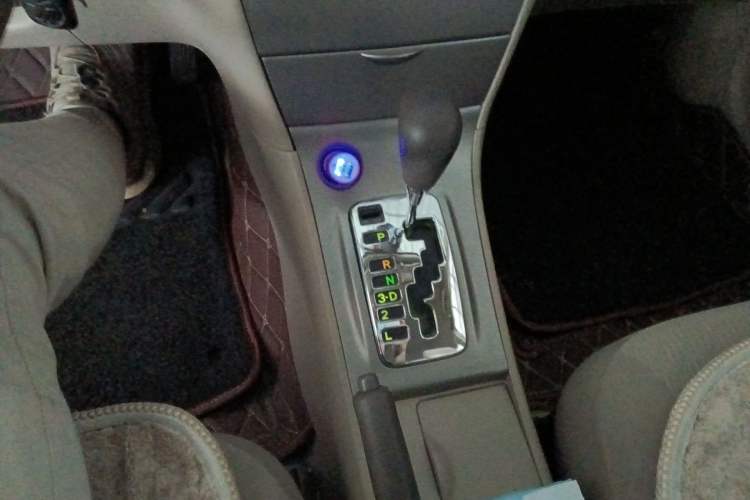Used Toyota Corolla EX 2011 1.6L Automatic Classic Edition Gear Lever