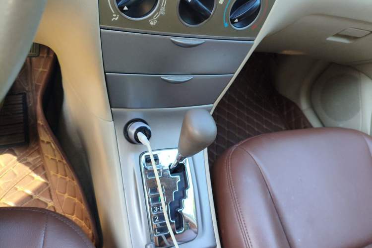 Used Toyota Corolla EX 2011 1.6L Automatic Classic Edition Gear Lever
