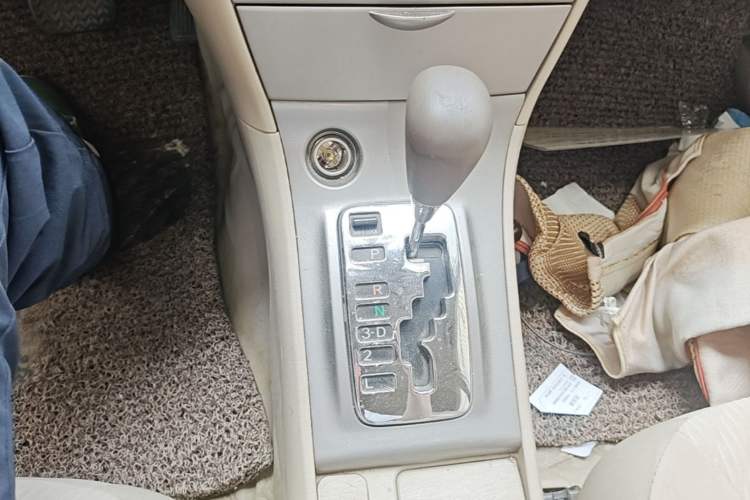 Used Toyota Corolla EX 2011 1.6L Automatic Classic Edition Gear Lever