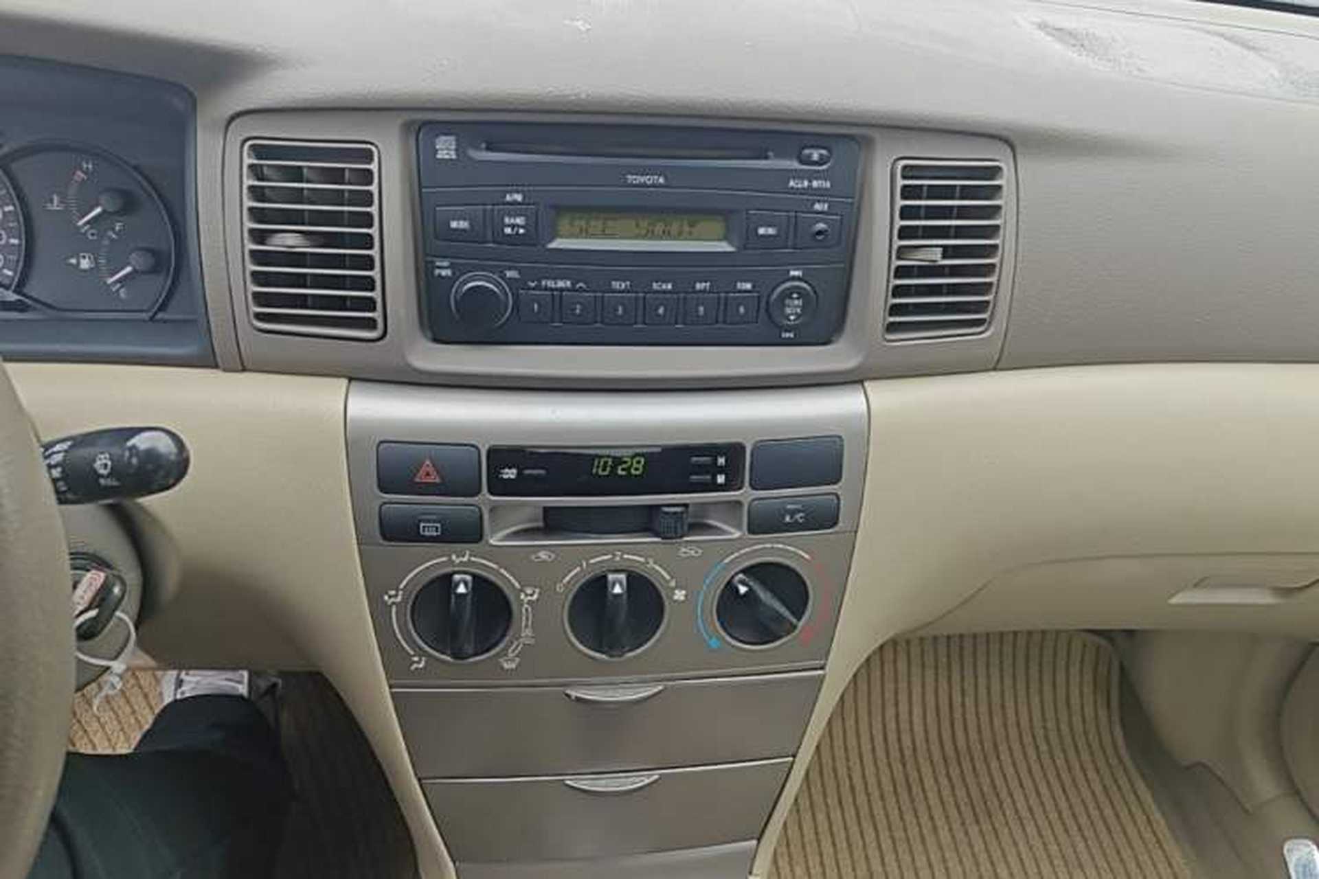 Used Toyota Corolla EX 2011 1.6L Automatic Luxury Edition Audio And AC Panel