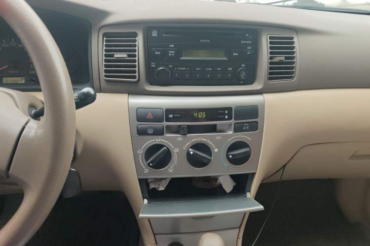 Used Toyota Corolla EX 2011 1.6L Automatic Classic Edition Audio And AC Panel