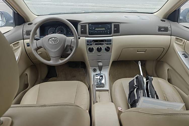 Used Toyota Corolla EX 2011 1.6L Automatic Luxury Edition Center Console