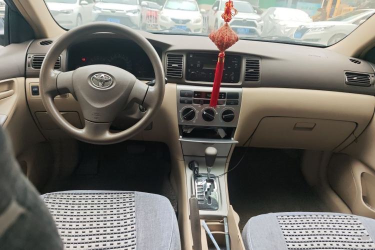 Used Toyota Corolla EX 2011 1.6L Automatic Classic Edition Center Console
