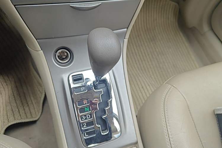Used Toyota Corolla EX 2011 1.6L Automatic Luxury Edition Gear Lever