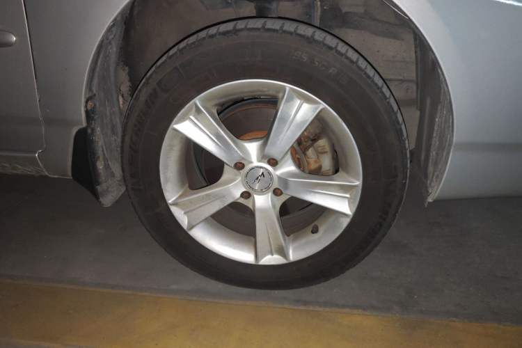 Used Toyota Corolla EX 2011 1.6L Automatic Classic Edition Right Front Wheel Hub