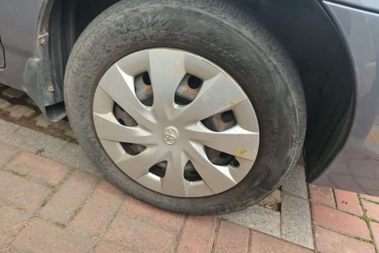Used Toyota Corolla EX 2011 1.6L Automatic Classic Edition Right Front Wheel Hub