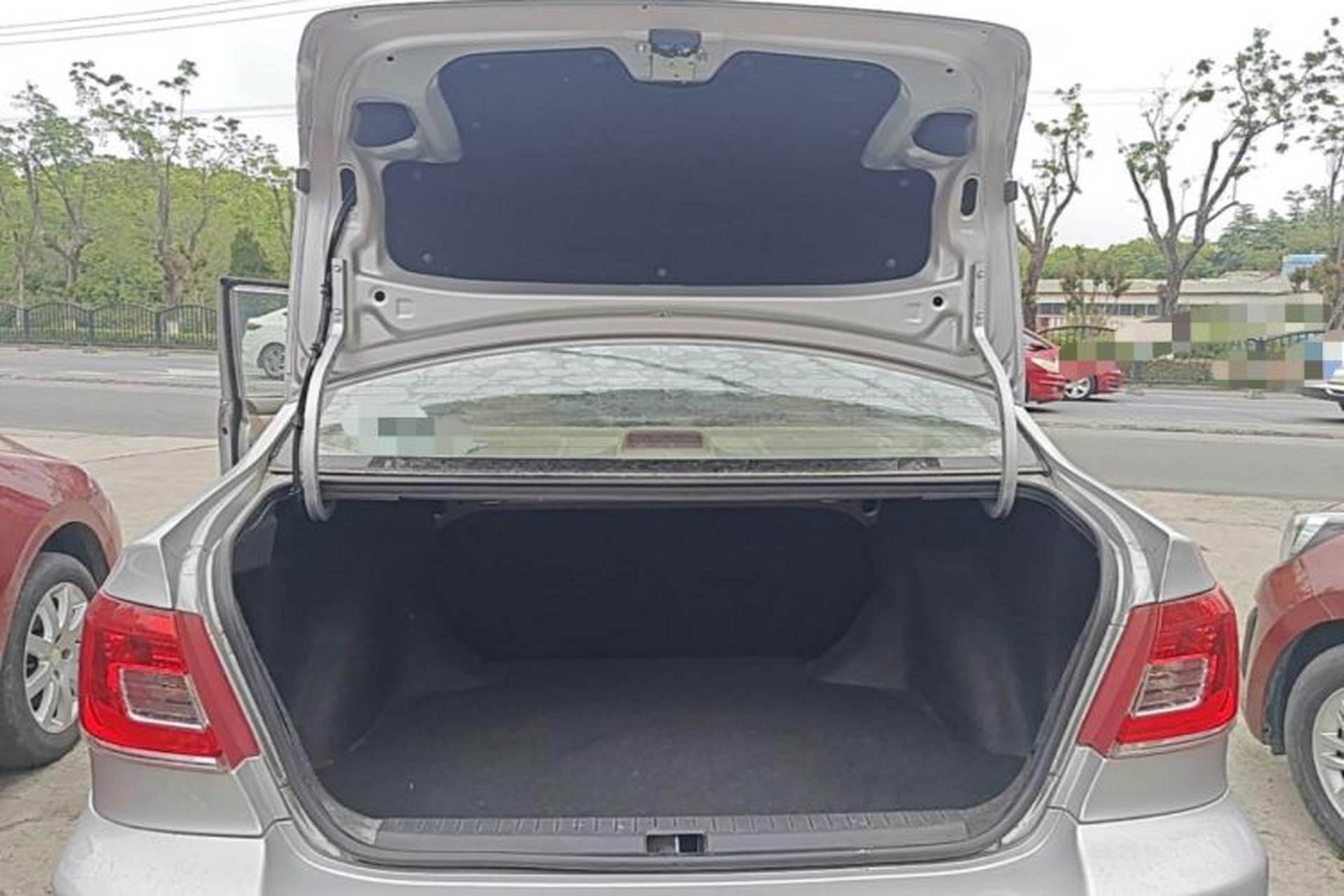 Used Toyota Corolla EX 2011 1.6L Automatic Luxury Edition Trunk