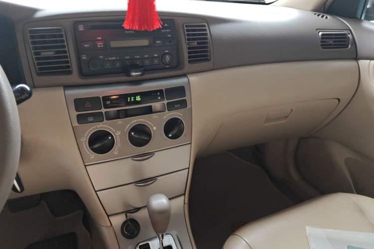 Used Toyota Corolla EX 2011 1.6L Automatic Luxury Edition Audio And AC Panel