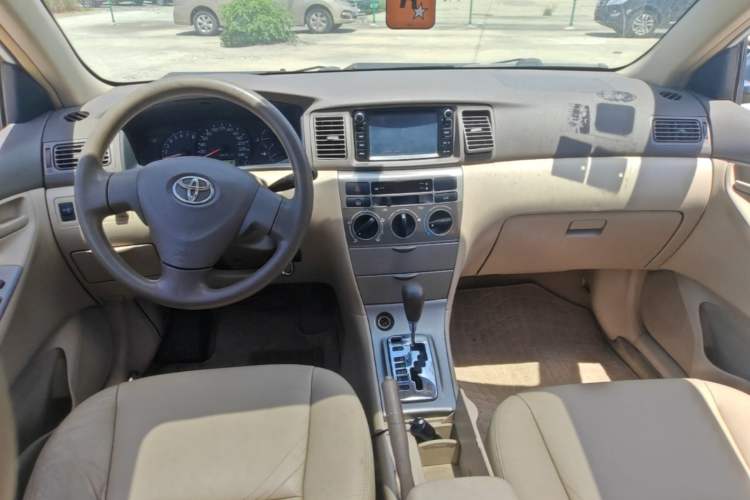 Used Toyota Corolla EX 2011 1.6L Automatic Luxury Edition Center Console