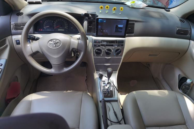 Used Toyota Corolla EX 2011 1.6L Automatic Luxury Edition Center Console