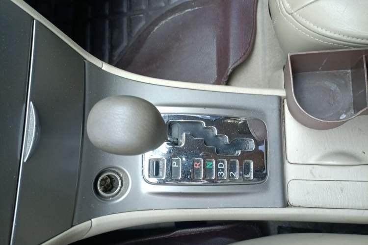 Used Toyota Corolla EX 2011 1.6L Automatic Classic Edition Gear Lever