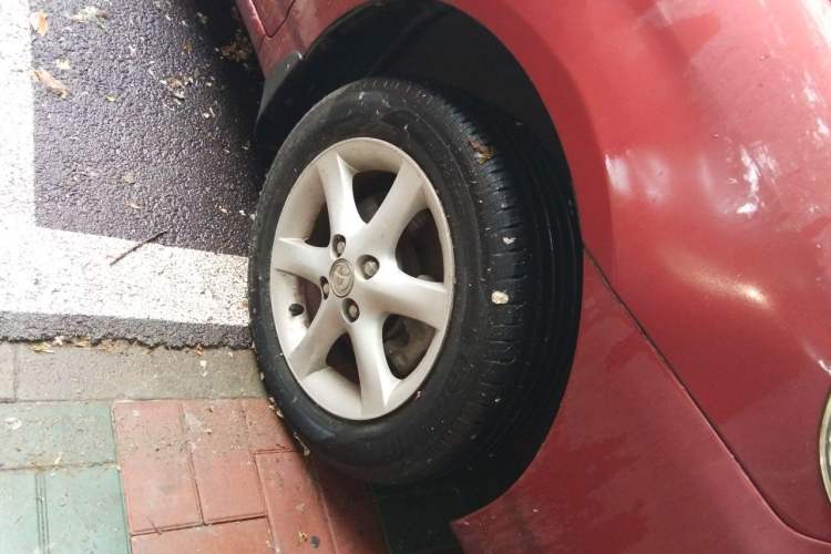 Used Toyota Corolla EX 2011 1.6L Automatic Luxury Edition Right Front Wheel Hub