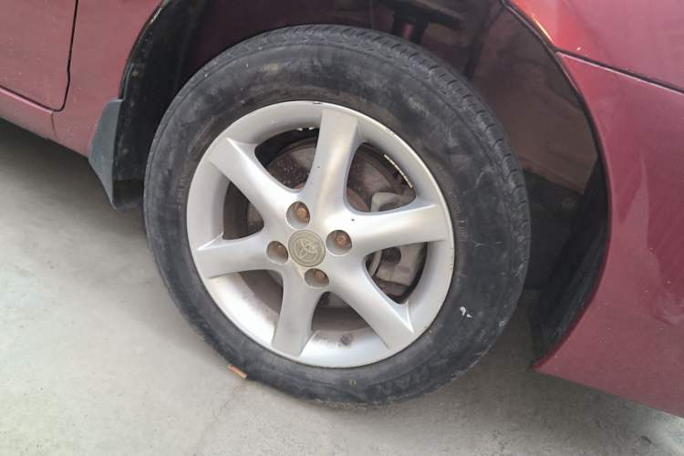 Used Toyota Corolla EX 2011 1.6L Manual Classic Edition Right Front Wheel Hub