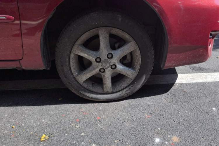 Used Toyota Corolla EX 2011 1.6L Automatic Luxury Edition Right Front Wheel Hub