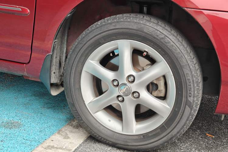 Used Toyota Corolla EX 2011 1.6L Automatic Luxury Edition Right Front Wheel Hub