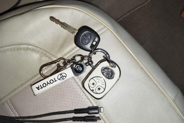 Used Toyota Corolla EX 2011 1.6L Automatic Classic Edition Vehicle Key
