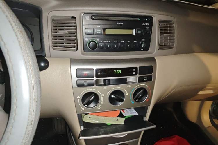 Used Toyota Corolla EX 2011 1.6L Automatic Luxury Edition Audio And AC Panel