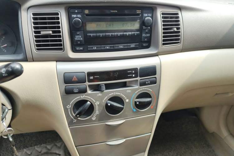 Used Toyota Corolla EX 2011 1.6L Automatic Luxury Edition Audio And AC Panel