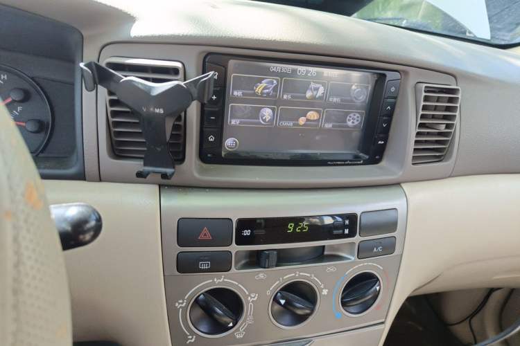 Used Toyota Corolla EX 2011 1.6L Automatic Luxury Edition Audio And AC Panel