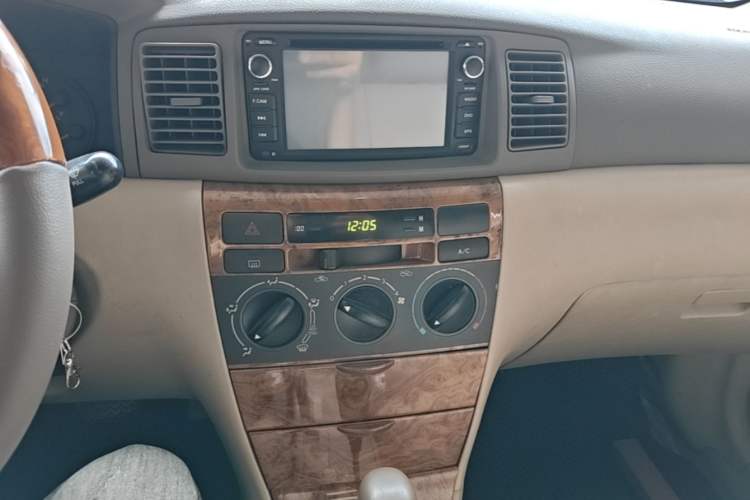 Used Toyota Corolla EX 2011 1.6L Automatic Classic Edition Audio And AC Panel