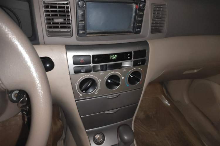 Used Toyota Corolla EX 2011 1.6L Automatic Classic Edition Audio And AC Panel