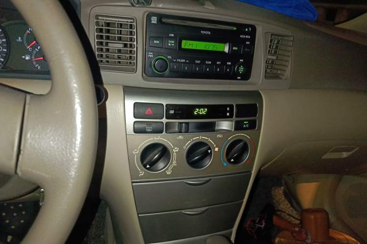 Used Toyota Corolla EX 2011 1.6L Automatic Classic Edition Audio And AC Panel