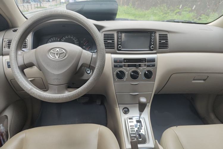 Used Toyota Corolla EX 2011 1.6L Automatic Luxury Edition Center Console