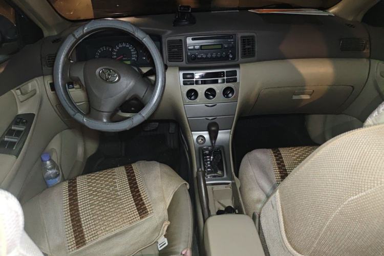 Used Toyota Corolla EX 2011 1.6L Automatic Luxury Edition Center Console