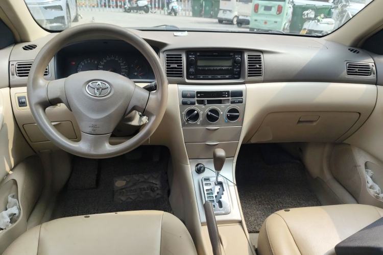 Used Toyota Corolla EX 2011 1.6L Automatic Luxury Edition Center Console