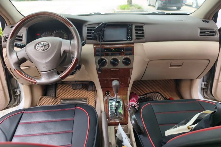 Used Toyota Corolla EX 2011 1.6L Automatic Classic Edition Center Console