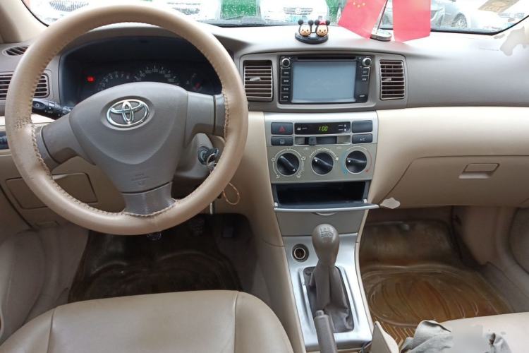 Used Toyota Corolla EX 2011 1.6L Manual Luxury Edition Center Console