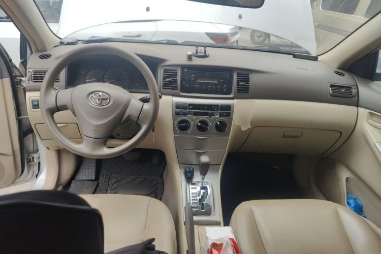 Used Toyota Corolla EX 2011 1.6L Automatic Luxury Edition Center Console