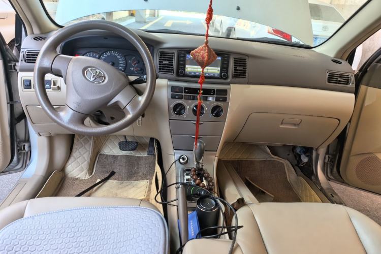 Used Toyota Corolla EX 2011 1.6L Automatic Luxury Edition Center Console