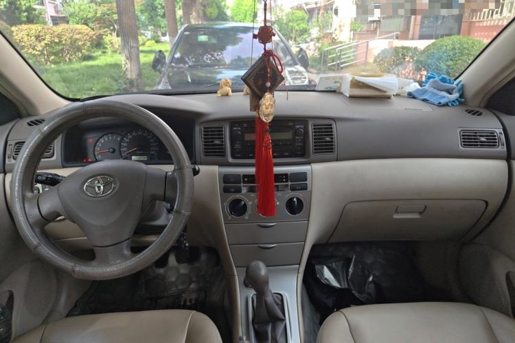 Used Toyota Corolla EX 2011 1.6L Manual Luxury Edition Center Console