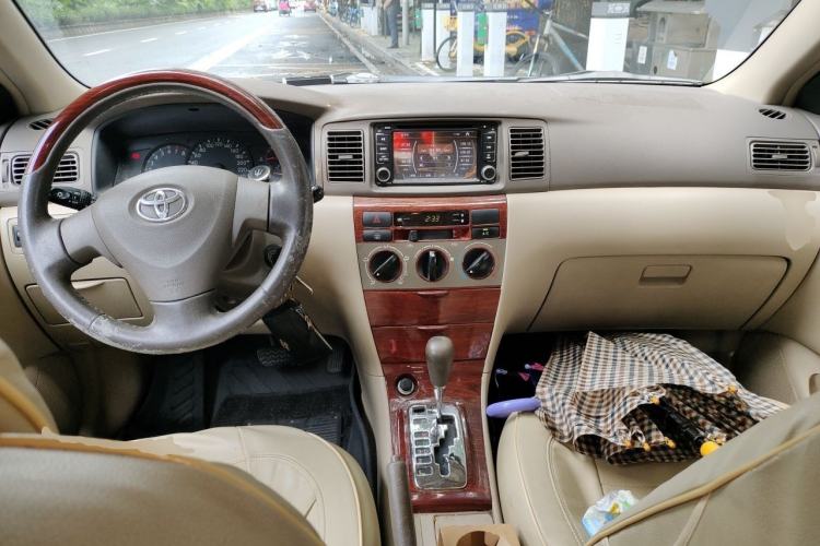 Used Toyota Corolla EX 2011 1.6L Automatic Classic Edition Center Console